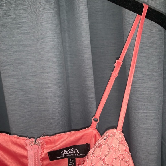 NWOT Lulu’s Coral Lace Dress - Picture 8 of 8